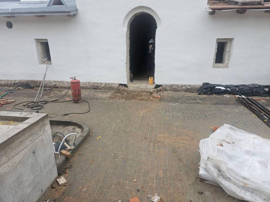 Благоустройство вокруг церкви Николы со Усохи в Пскове