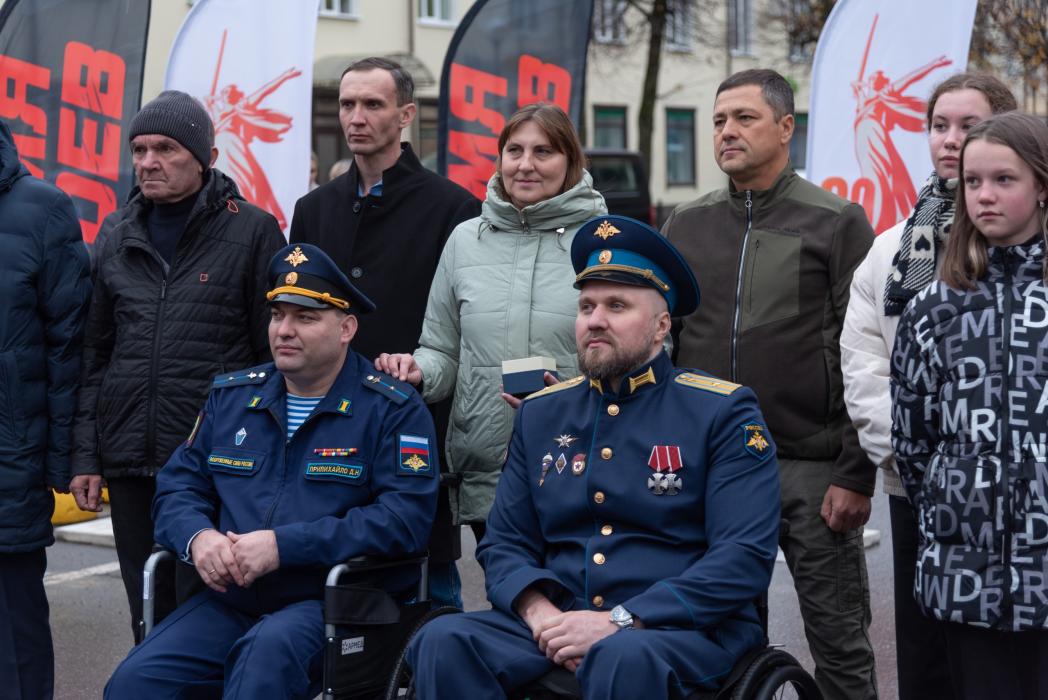 Вручение ключей от новых автомобилей псковским ветеранам СВО