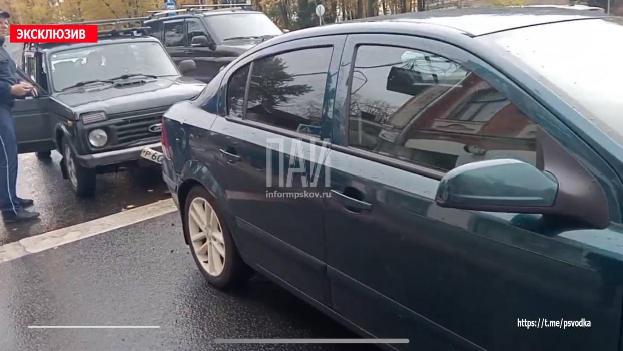 Женщину госпитализировали в больницу после ДТП на Октябрьском проспекте в Пскове