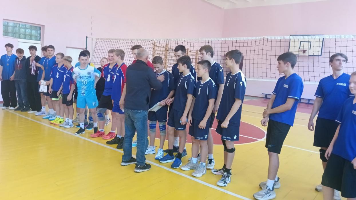 Подведены итоги первенства Пскова по волейболу среди школьников 