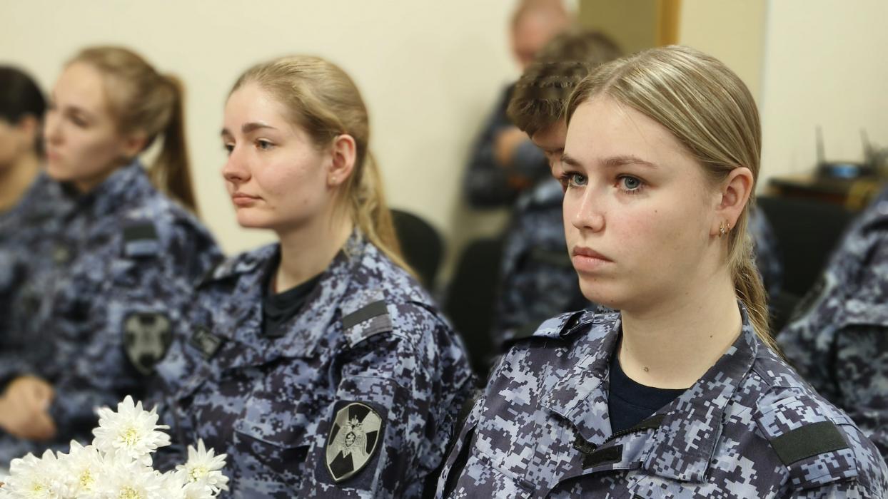Псковские росгвардейцы отметили 73-ю годовщину образования вневедомственной охраны
