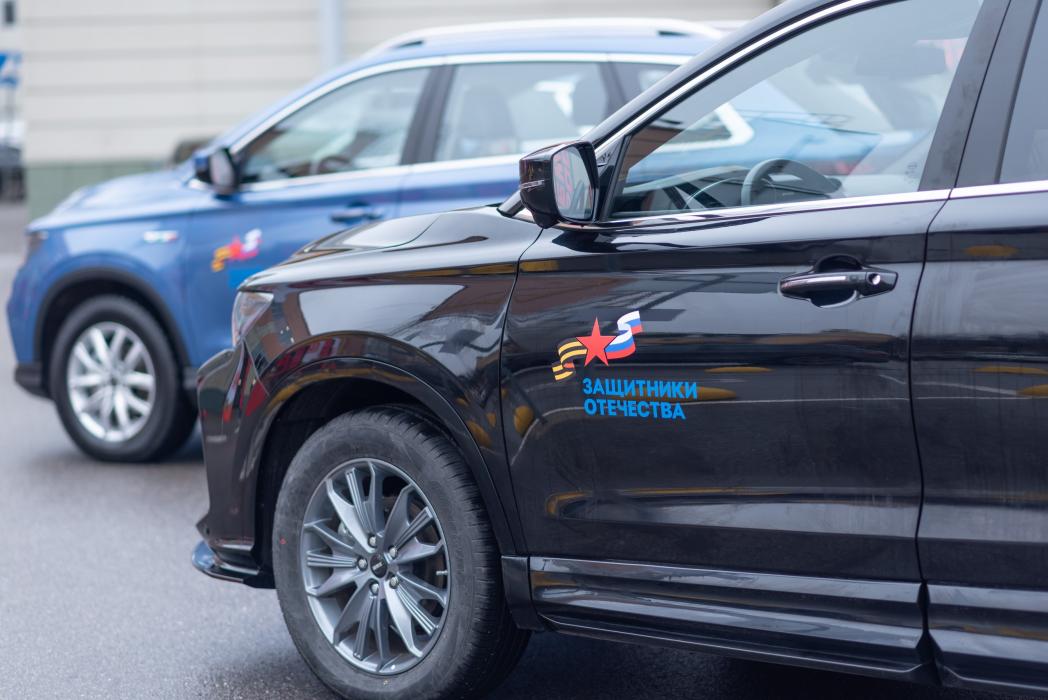 Вручение ключей от новых автомобилей псковским ветеранам СВО