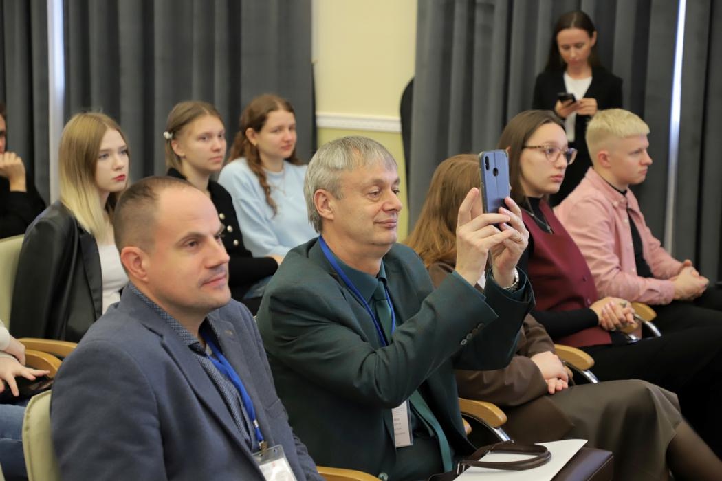 Форум «Интеграционные и дезинтеграционные процессы на постсоветском пространстве: историко-политическое измерение»