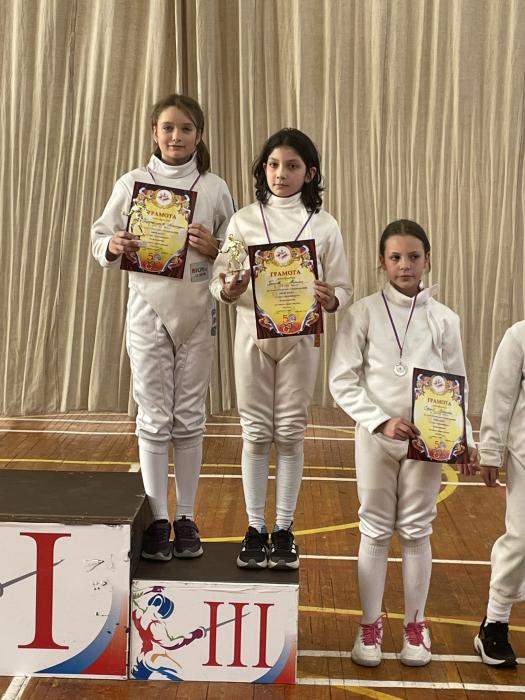 Псковичи выиграли медали петербургских соревнований по фехтованию