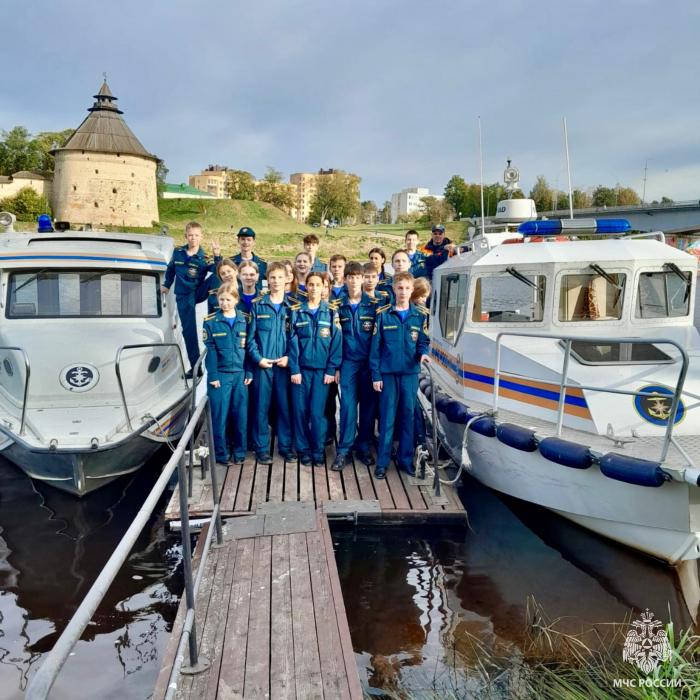 Псковским кадетам напомнили правила безопасного поведения на воде