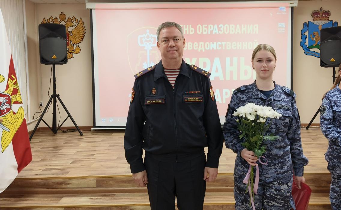 Псковские росгвардейцы отметили 73-ю годовщину образования вневедомственной охраны