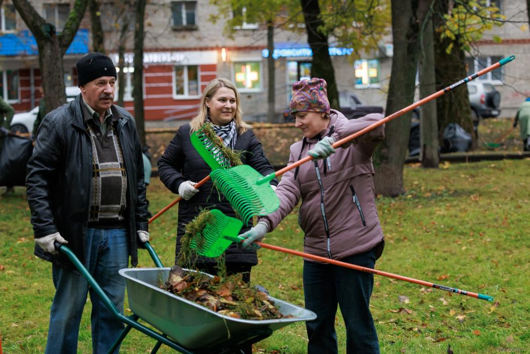 Общегородской субботник прошёл в Пскове