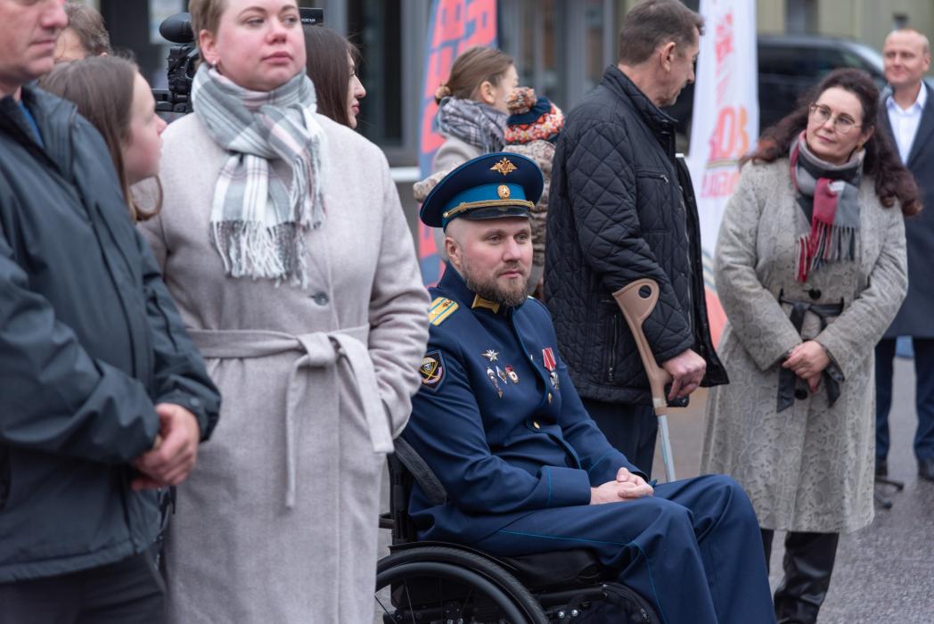 Вручение ключей от новых автомобилей псковским ветеранам СВО