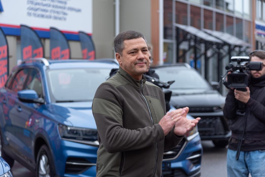 Вручение ключей от новых автомобилей псковским ветеранам СВО