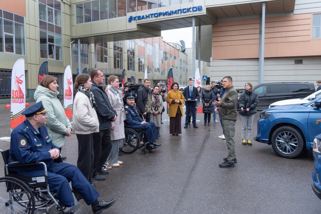 Вручение ключей от новых автомобилей псковским ветеранам СВО