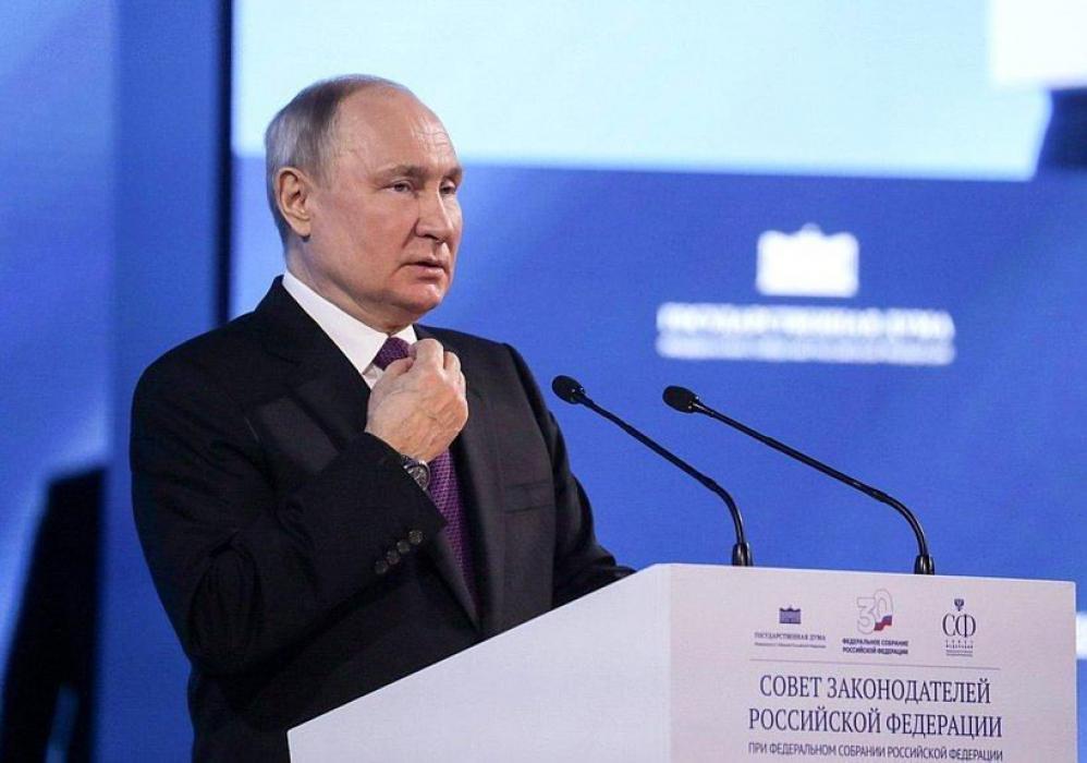 Псковские депутаты поздравили президента с днём рождения