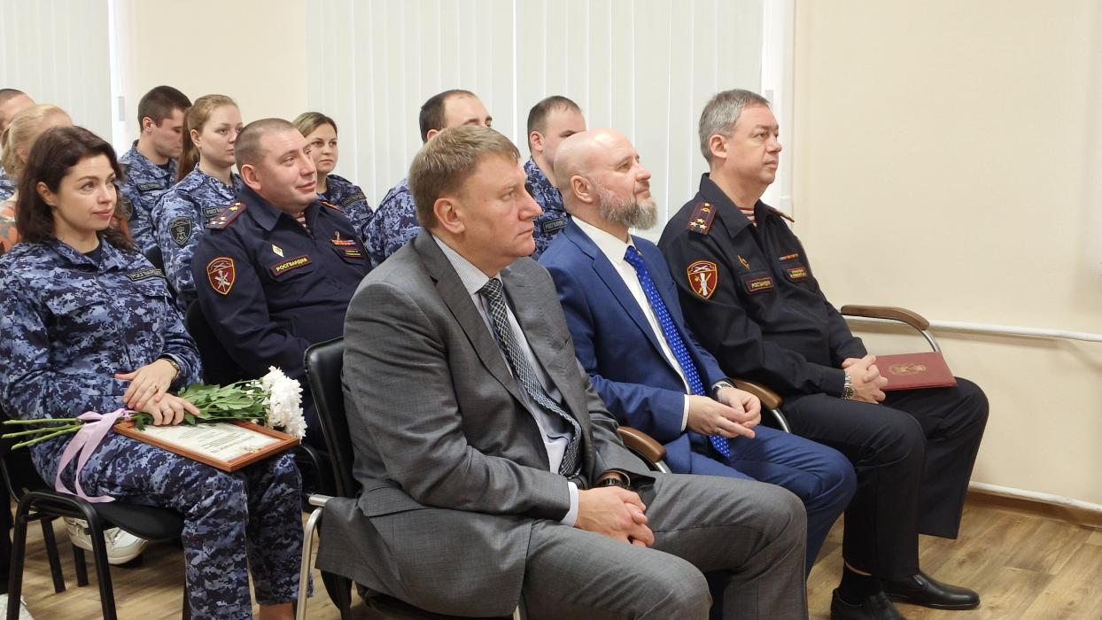Псковские росгвардейцы отметили 73-ю годовщину образования вневедомственной охраны