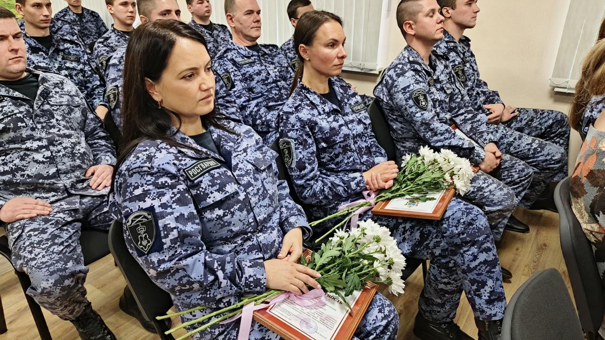 Псковские росгвардейцы отметили 73-ю годовщину образования вневедомственной охраны