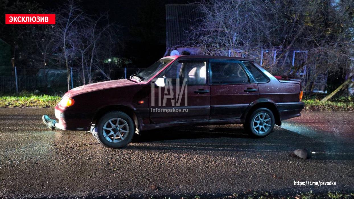 Мужчина погиб под колёсами ВАЗа в Локне