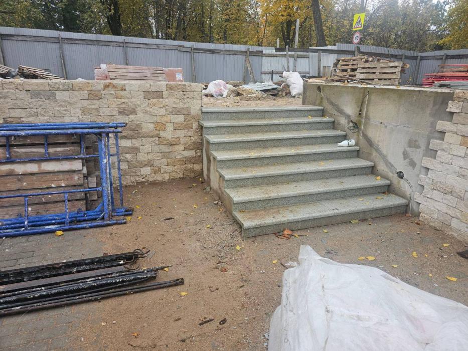 Благоустройство вокруг церкви Николы со Усохи в Пскове