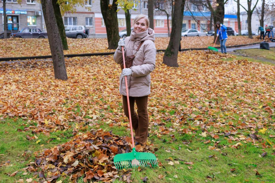 Общегородской субботник прошёл в Пскове