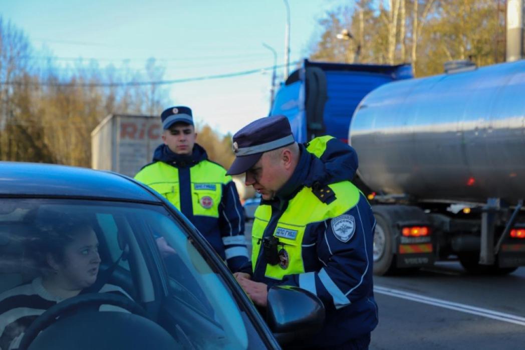 Три угнанных автомобиля выявили псковские полицейские
