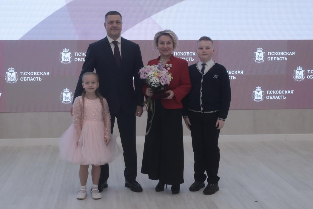 Награждение многодетных семей региона 