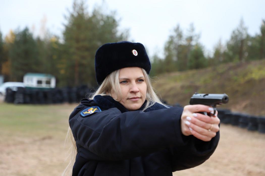 Соревнования по стрельбе среди полицейских прошли в Псковском районе