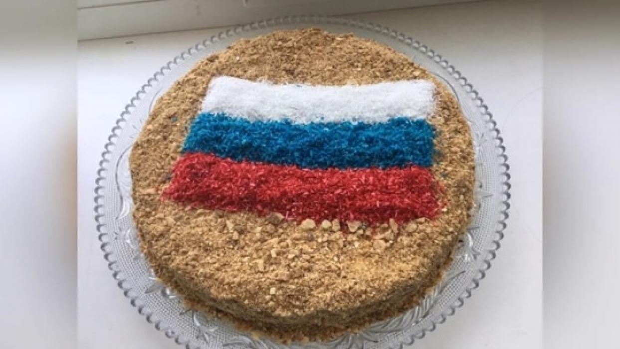 Пирог как символ единства: как Псковская область поддержала всероссийский флешмоб ко Дню народного единства