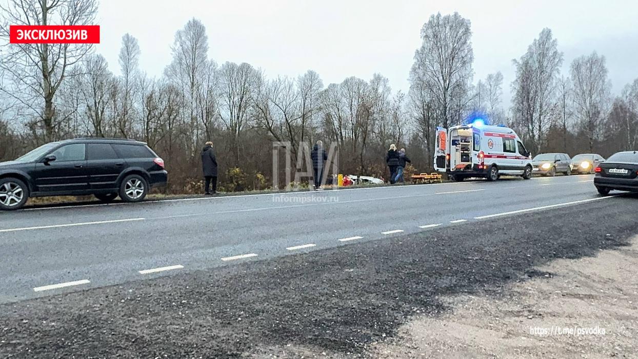 Три человека пострадали в ДТП в Псковском районе