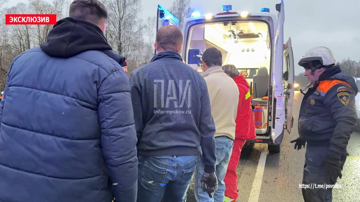 Три человека пострадали в ДТП в Псковском районе