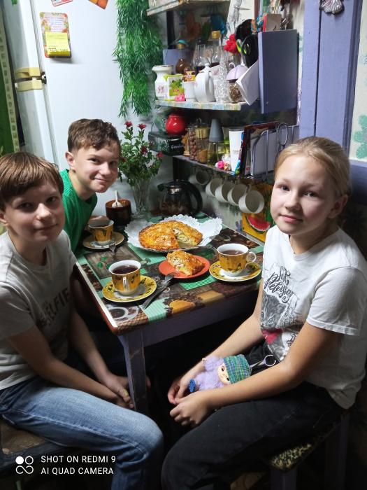 Пирог как символ единства: как Псковская область поддержала всероссийский флешмоб ко Дню народного единства