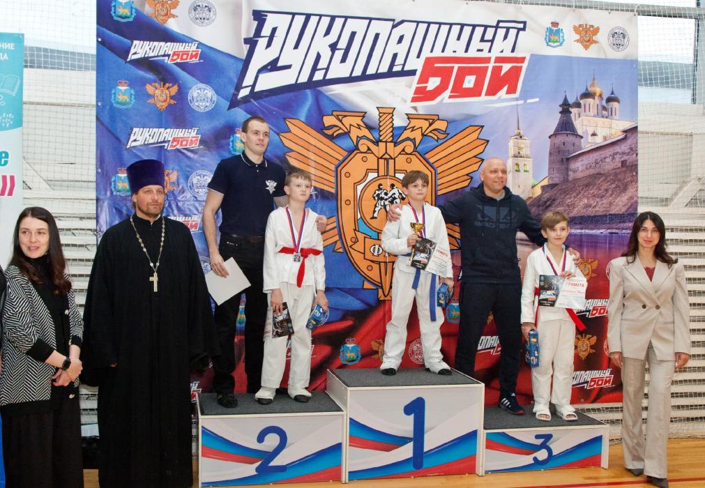 Более 200 спортсменов приняли участие в чемпионате Псковской области по рукопашному бою