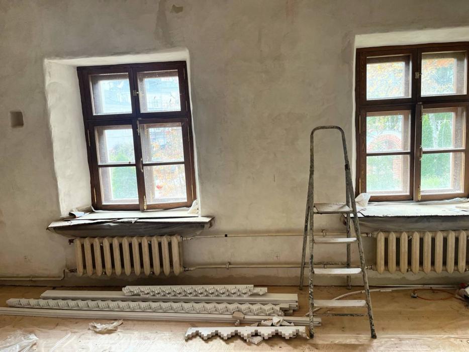 В Лазаревской церкви Псково-Печерского монастыря реставрируют настенную живопись