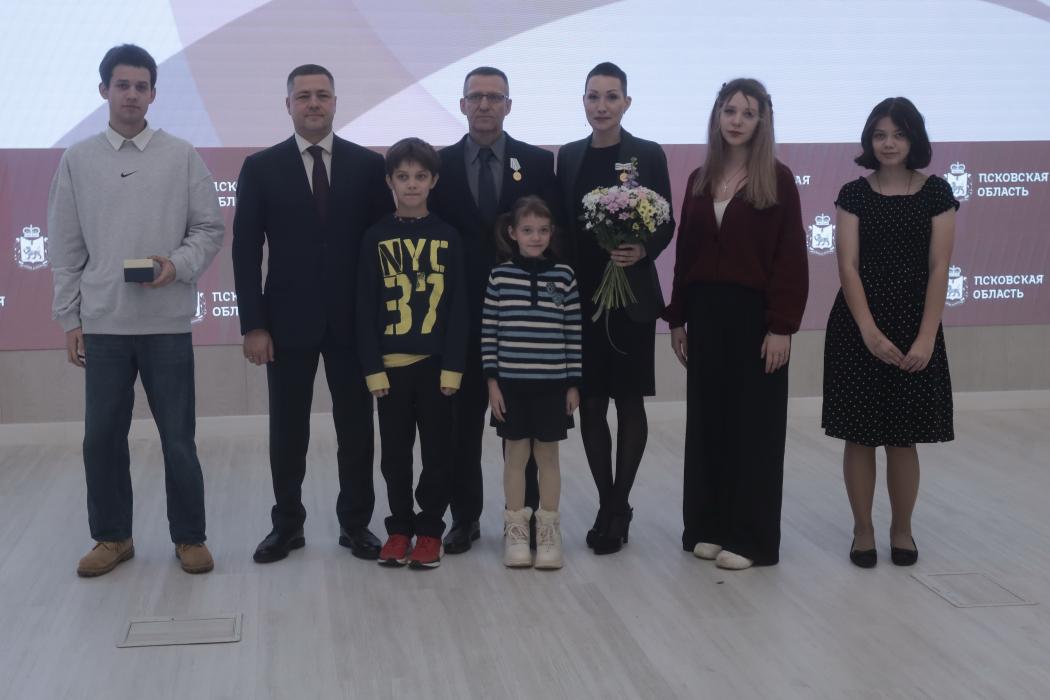 Награждение многодетных семей региона 