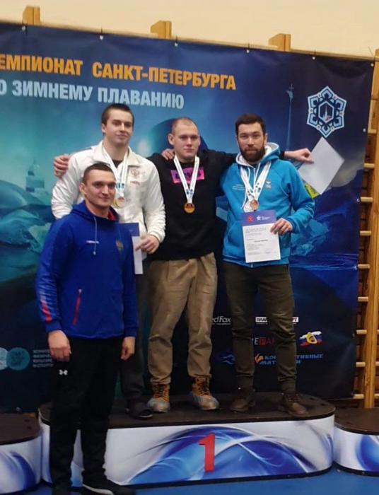 Пскович выиграл бронзу чемпионата Санкт-Петербурга по зимнему плаванию 