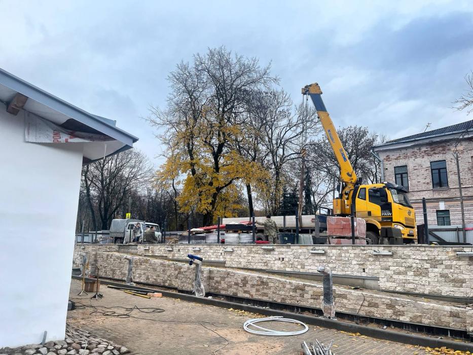 Архитектурную подсветку устанавливают вокруг церкви Николы со Усохи в Пскове