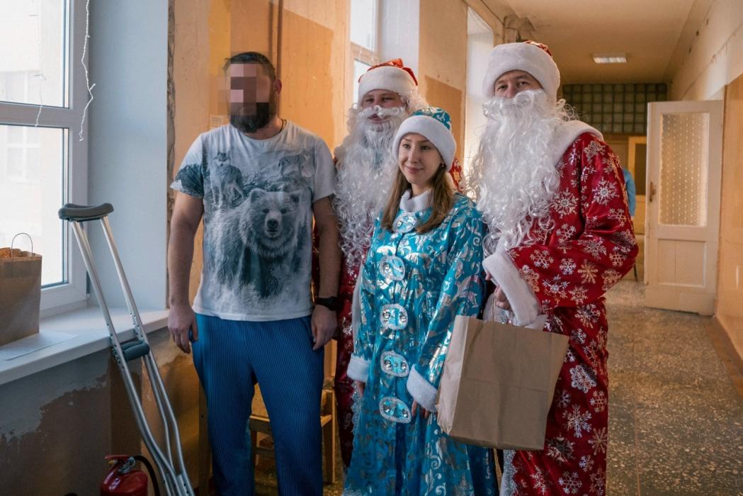 Поздравление бойцов в госпитале 