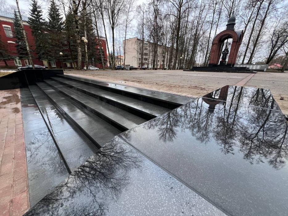 Работу по обновлению мемориалов продолжают в Пскове
