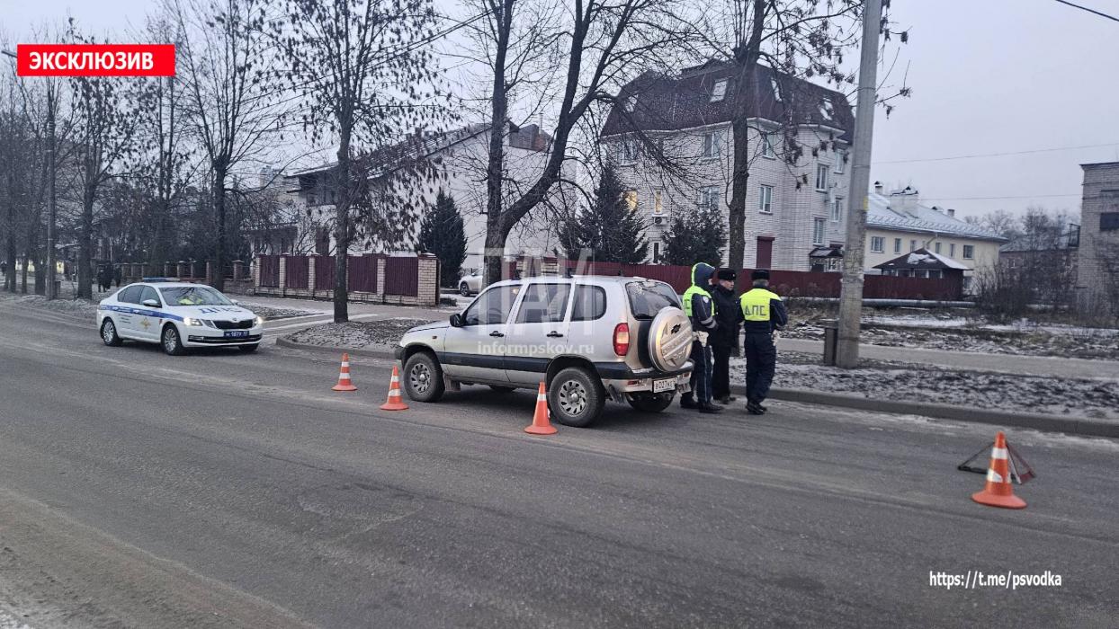 Пешехода госпитализировали в больницу после ДТП в Великих Луках