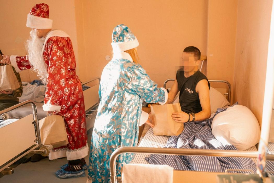 Поздравление бойцов в госпитале 