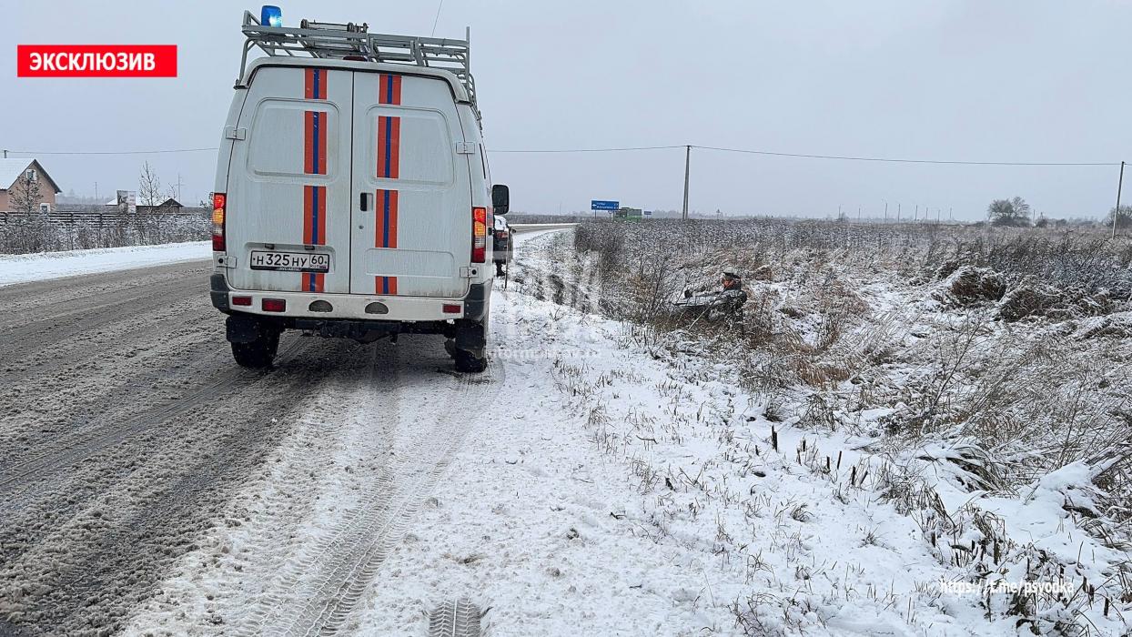 Автомобиль вылетел в кювет в Псковской районе, есть пострадавшие