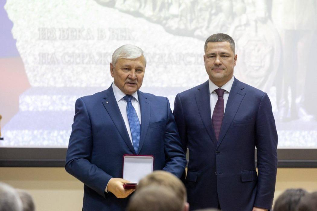 Поздравление с профессиональным праздником 