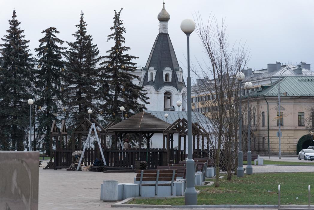 Рождественский вертеп в центре Пскова