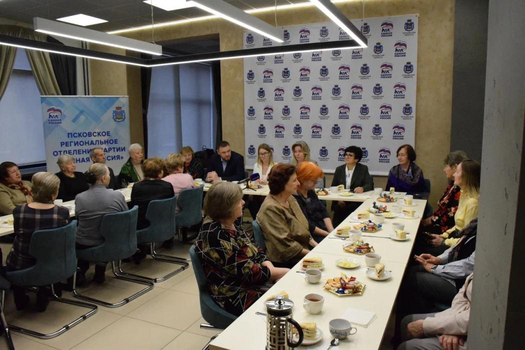«Серебряных» добровольцев чествовали в Пскове