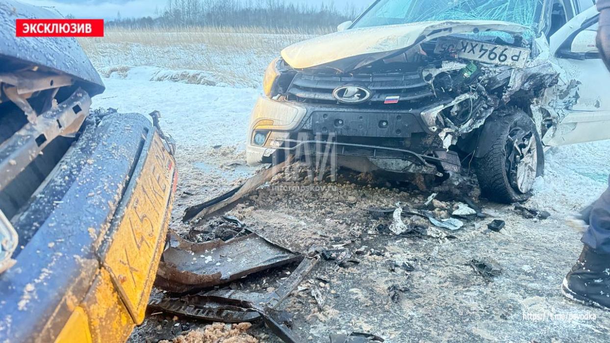 Volkswagen и Lada Granta столкнулись в Псковском районе