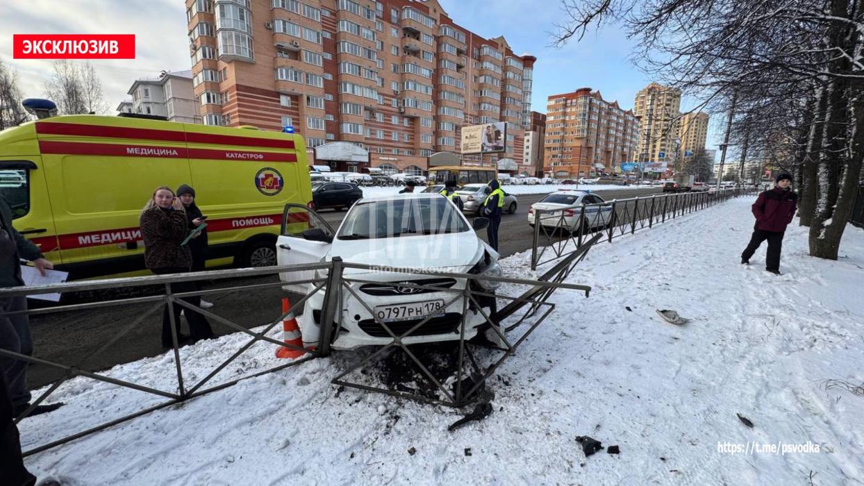 Авария на улице Юбилейной в Пскове 
