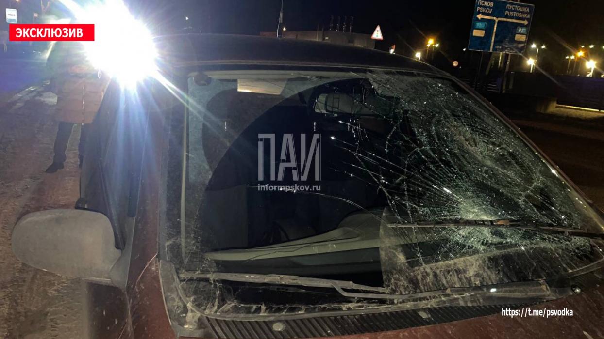Такси сбило пешехода в Острове