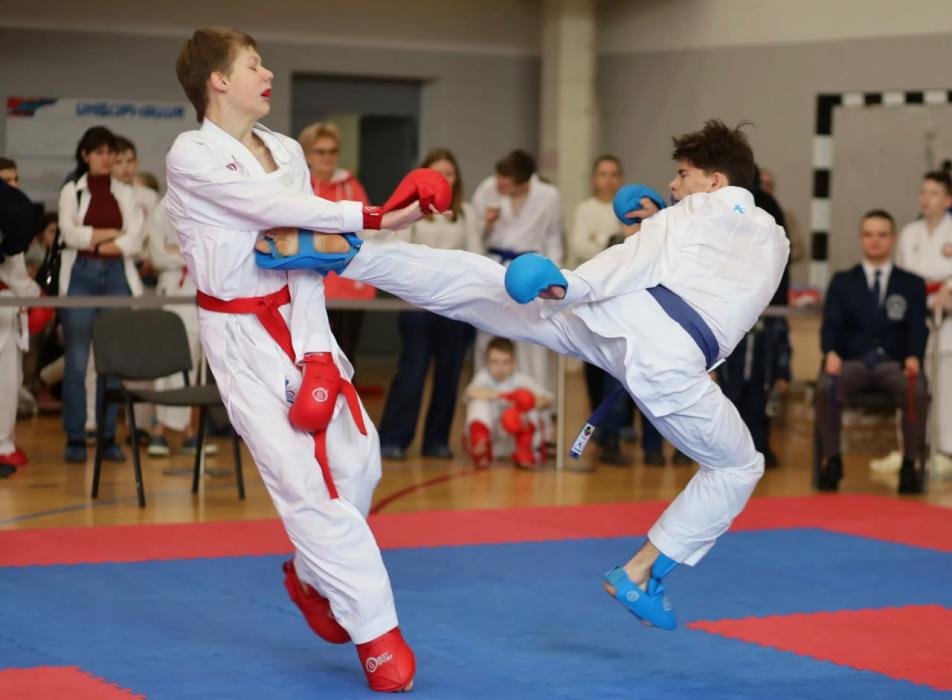 Областные чемпионат и первенство по карате WKF прошли в Пскове