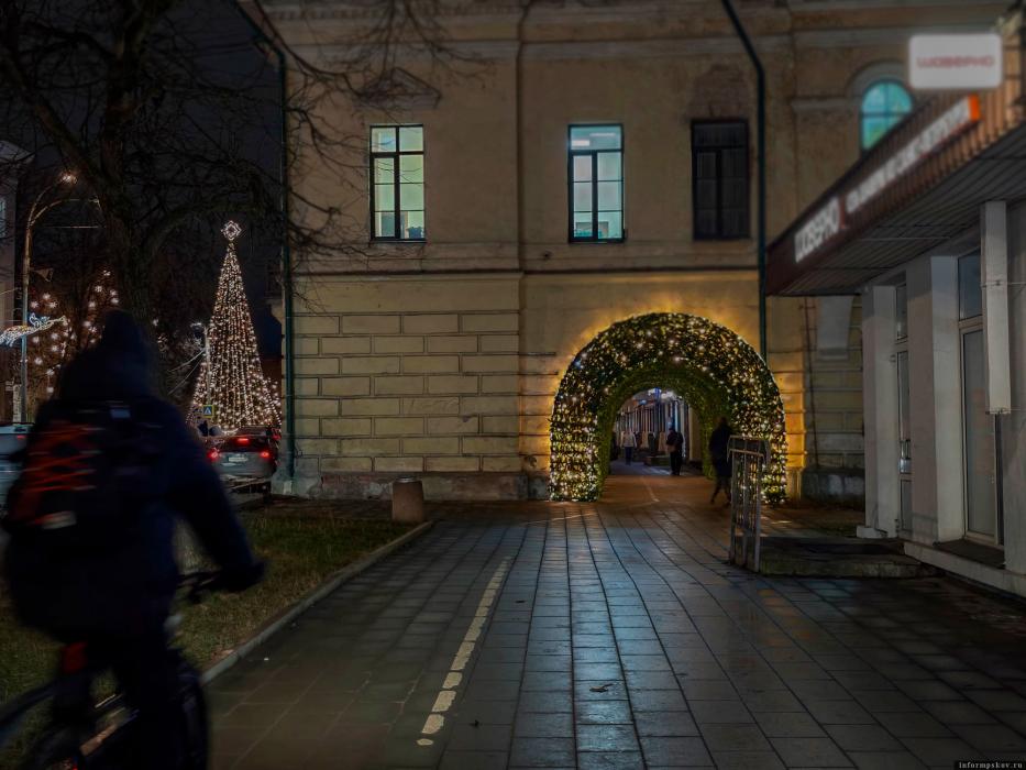 Новое украшение на улице Советской в Пскове 