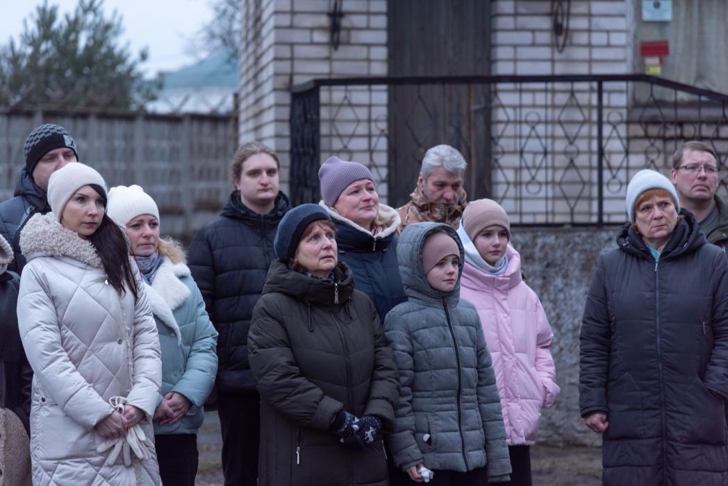 Памятную доску герою СВО открыли на фасаде здания Псковской дистанции электроснабжения РЖД