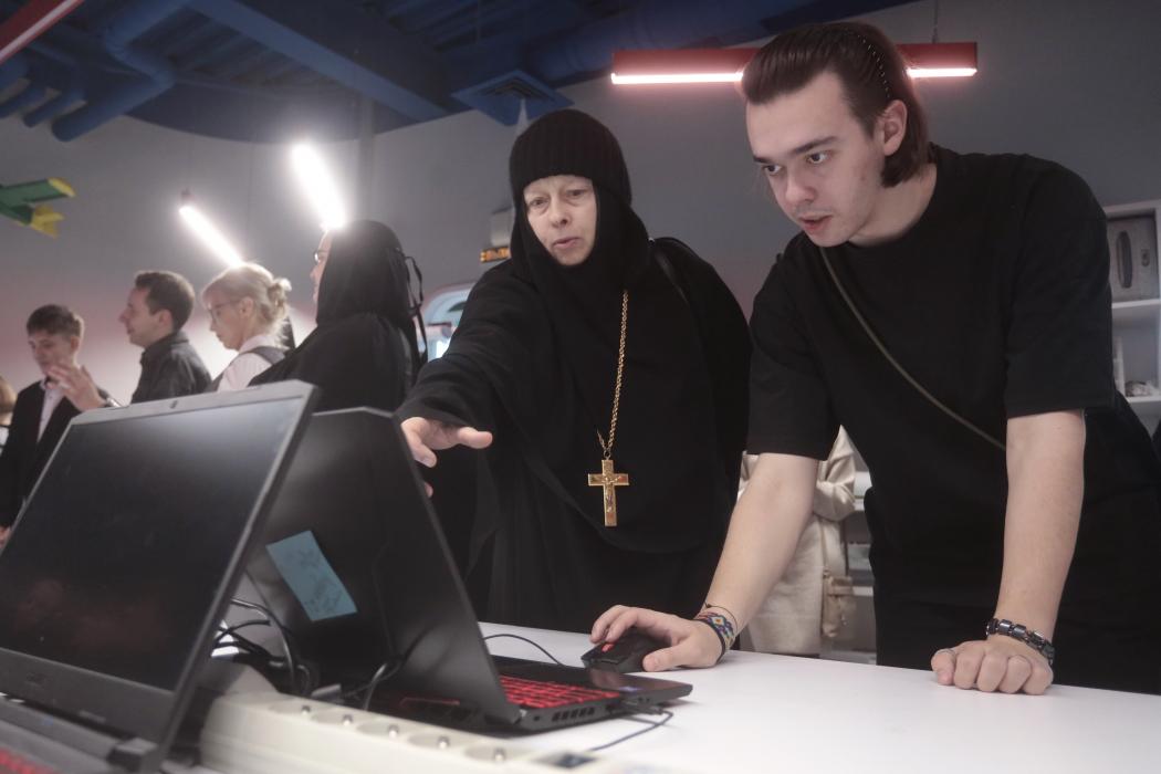 Школьники из Пскова оживили Снетогорский монастырь с помощью VR, ИИ и 3D-моделей