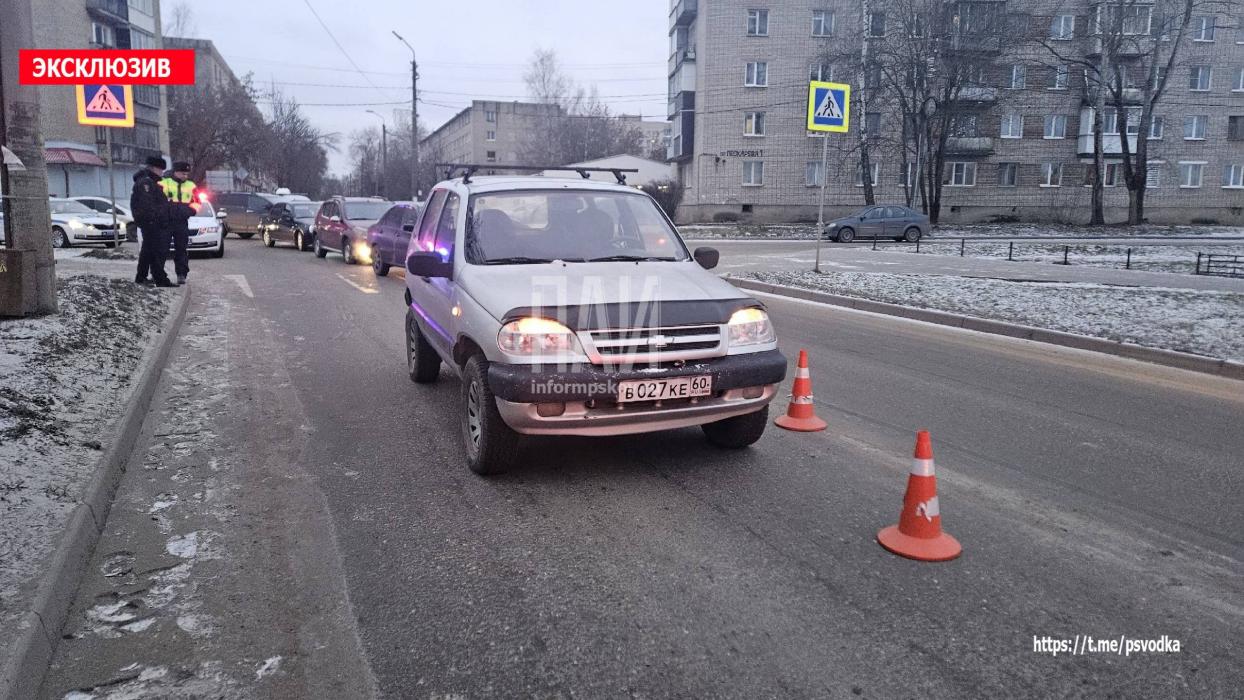 Пешехода госпитализировали в больницу после ДТП в Великих Луках