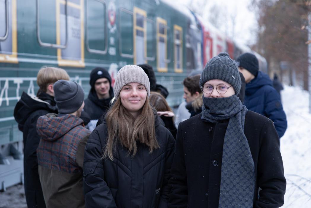 Эхо в вагонах: как «Поезд Победы» в Пскове говорит без слов