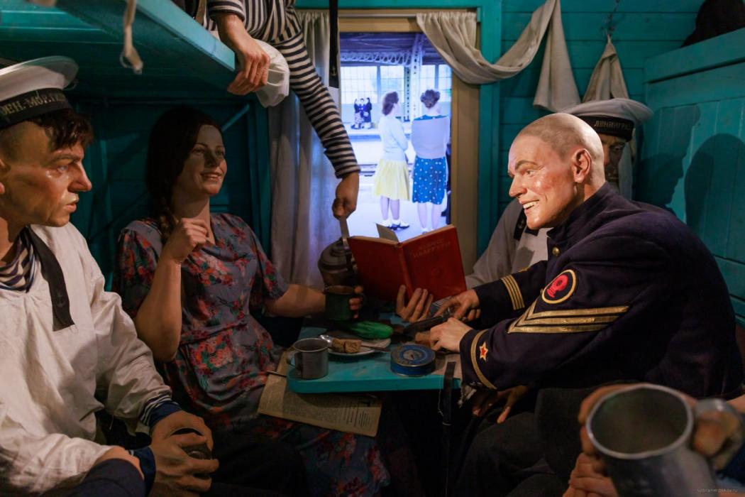 Депутаты областного Собрания погрузились в атмосферу Великой Отечественной войны с помощью «Поезда Победы»